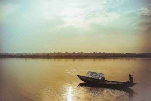  साहित्य प्रागंण में थिरकती गंगा