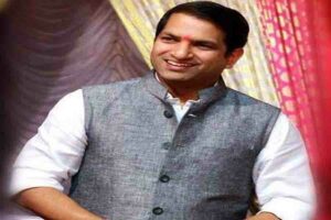 पूर्वांचल के विकास के लिए कदम उठाएं - अखिलेश चौबे