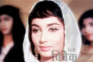 रुपहले परदे पर  बरकरार फैशन की चमक