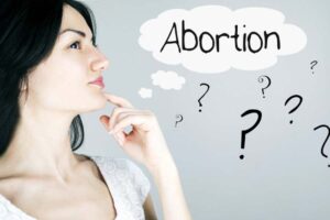 Read more about the article गर्भपात कराना किसका अधिकार, क़ानूनी रोक कितनी उचित!