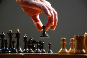 Read more about the article मॉस्को में शतरंज टूर्नामेंट रोबोट ने लड़के की उंगली तोडी