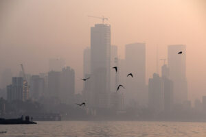 Read more about the article मुंबई में बढ़ता वायु प्रदूषण और बीमारियां