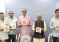 ‘संघ जगणारा माणूस’ पुस्तक का विमोचन संपन्न