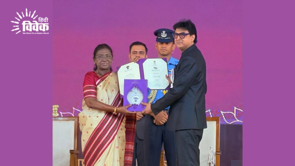 विवेक फिल्म्स के सीईओ भरत शितोले म.राष्ट्रपति द्रौपदी मुर्मू जी द्वारा सम्मानित